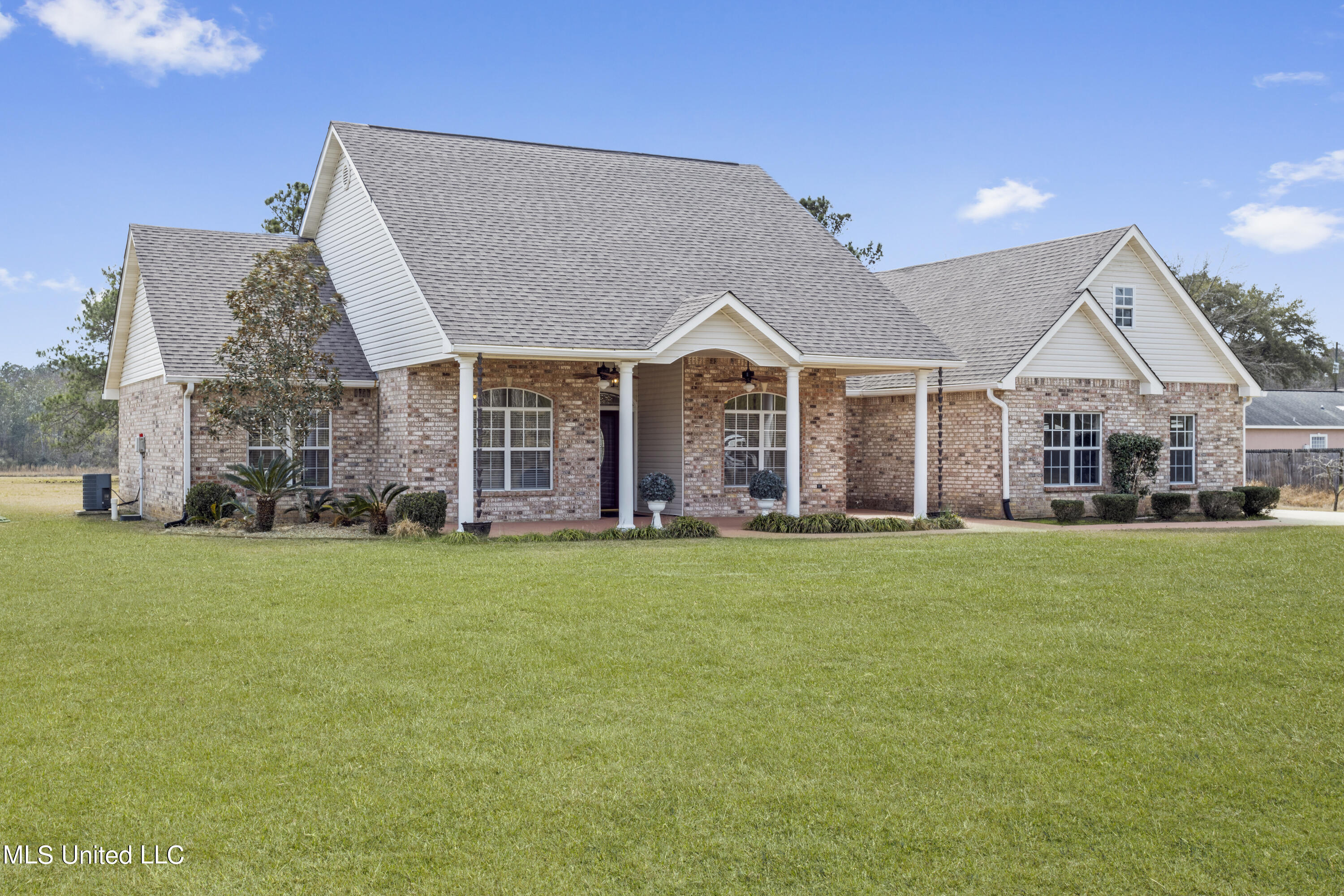 15221 Parker Road Biloxi, MS 39532 - Photo 1 of 34 001