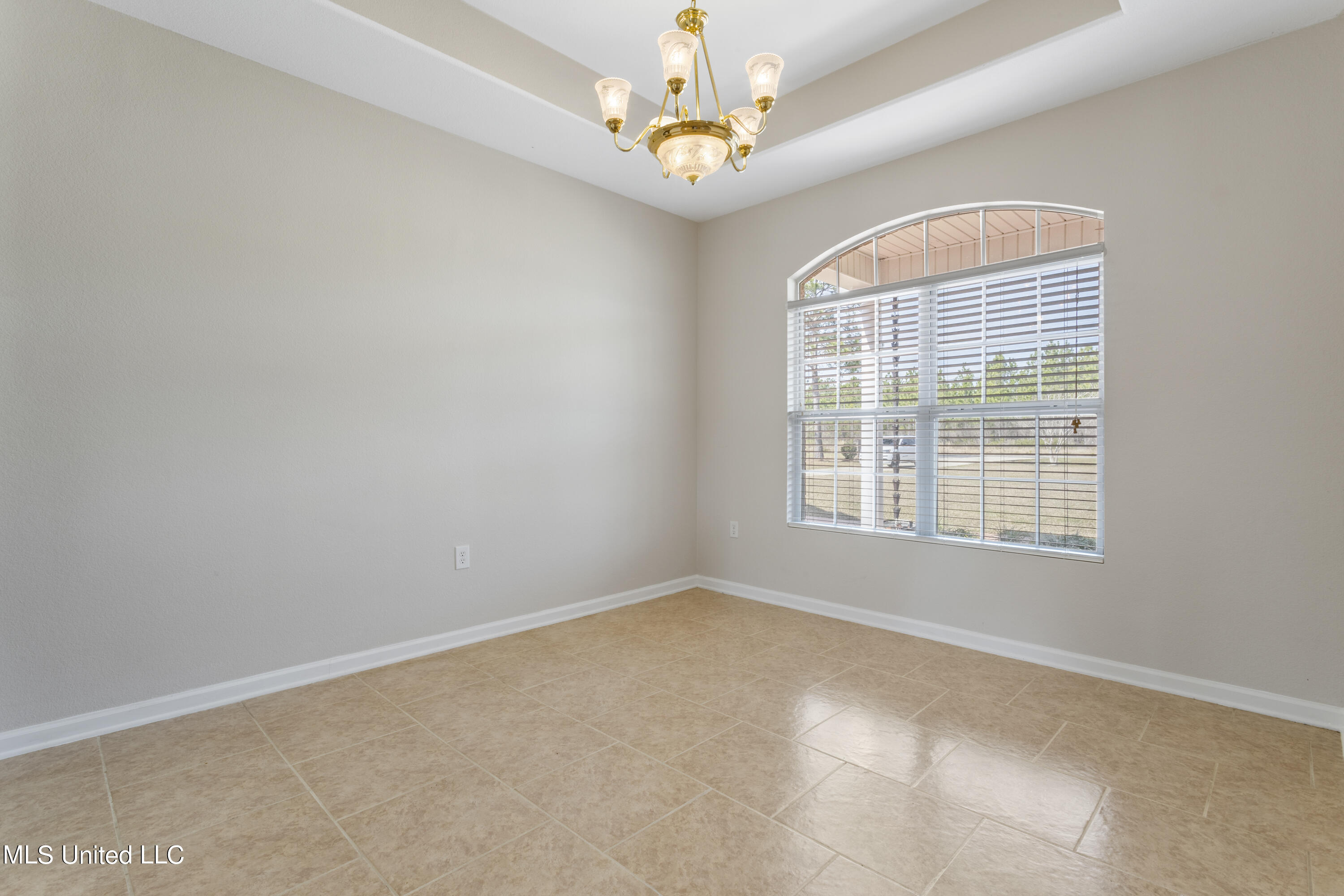 15221 Parker Road Biloxi, MS 39532 - Photo 16 of 34 016