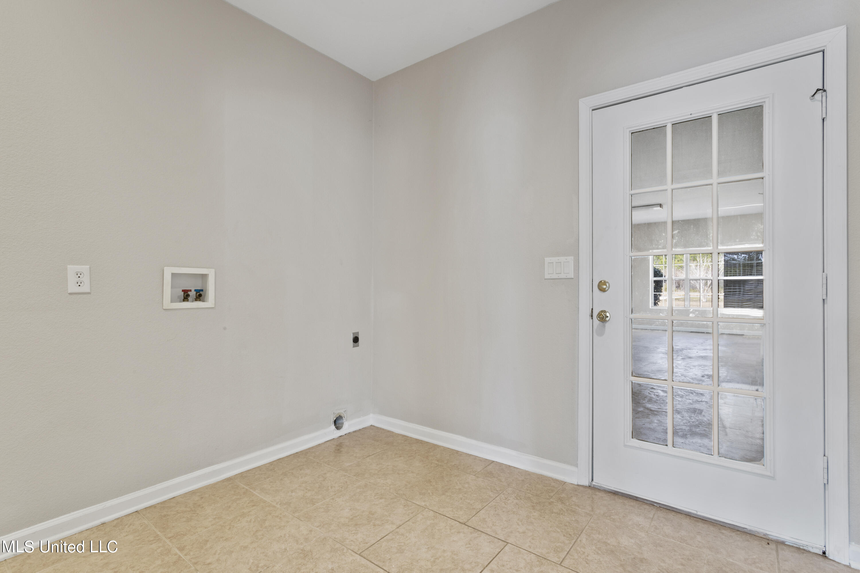 15221 Parker Road Biloxi, MS 39532 - Photo 30 of 34 030