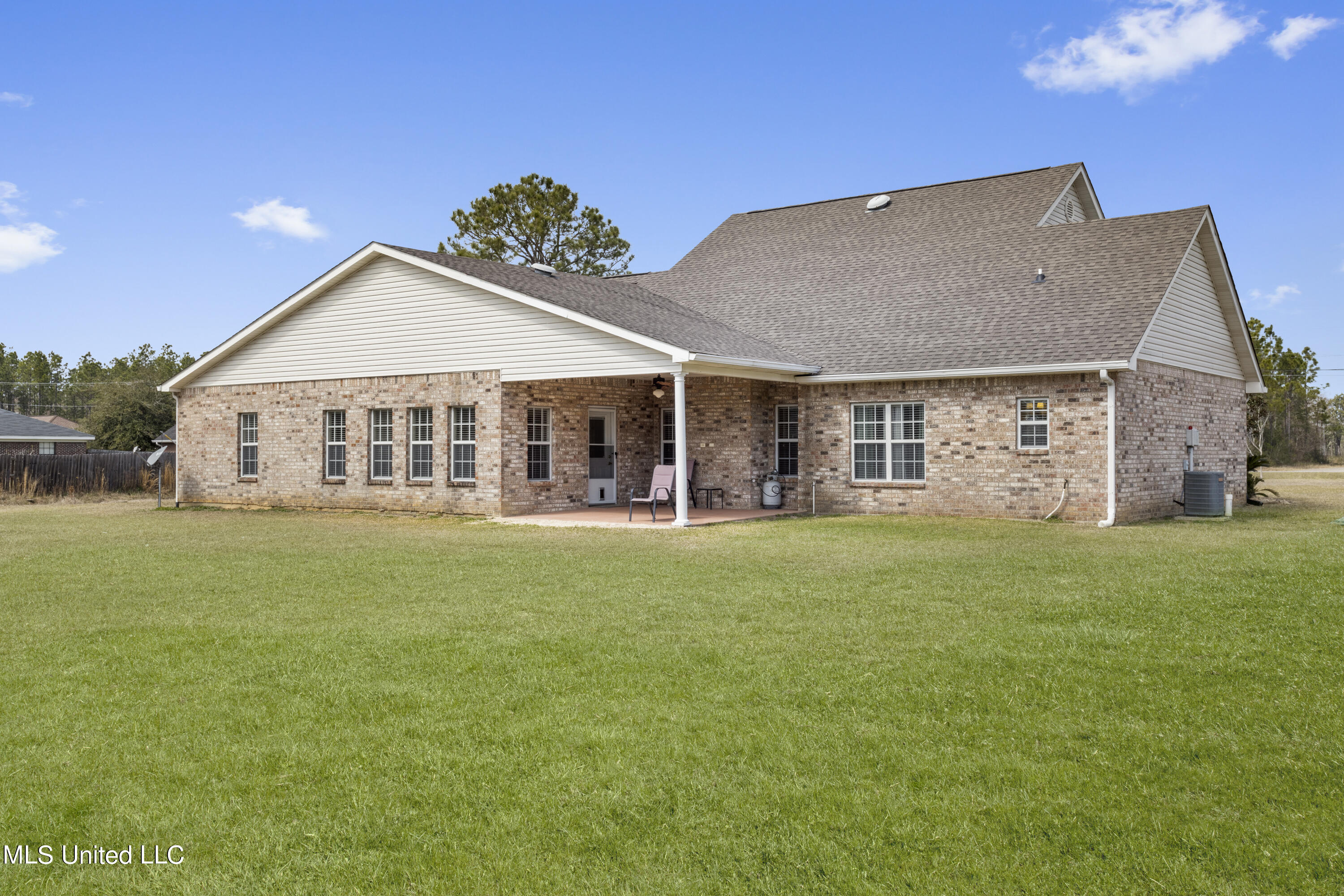 15221 Parker Road Biloxi, MS 39532 - Photo 31 of 34 031