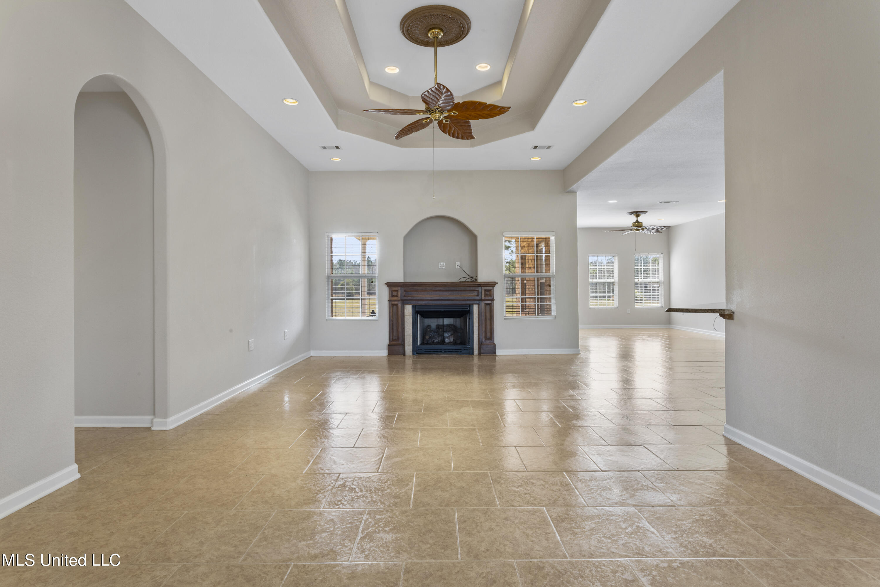 15221 Parker Road Biloxi, MS 39532 - Photo 5 of 34 005