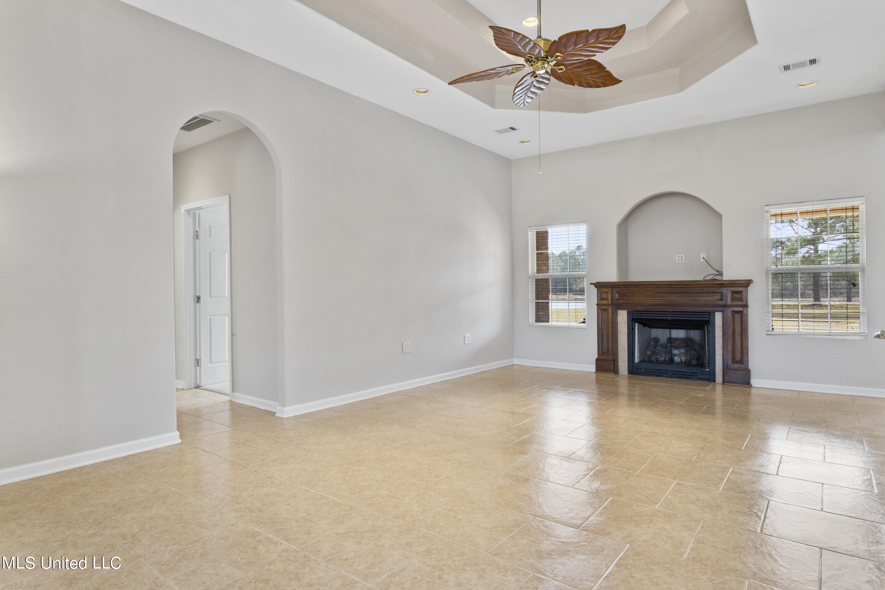 15221 Parker Road Biloxi, MS 39532 - Photo 6 of 34 006