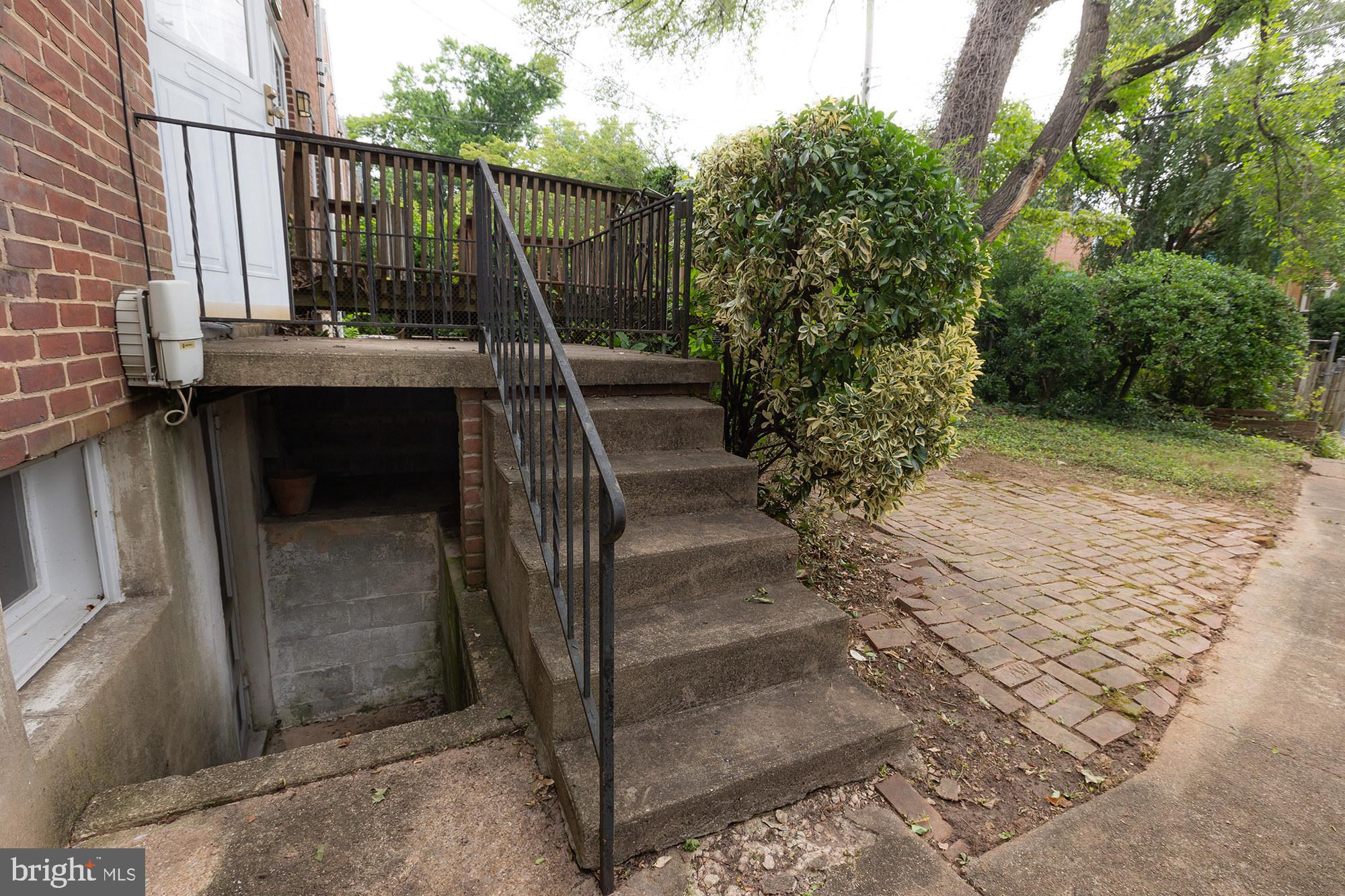 119 Brandon Road Baltimore, MD 21212 - Photo 15 of 15 Back patio