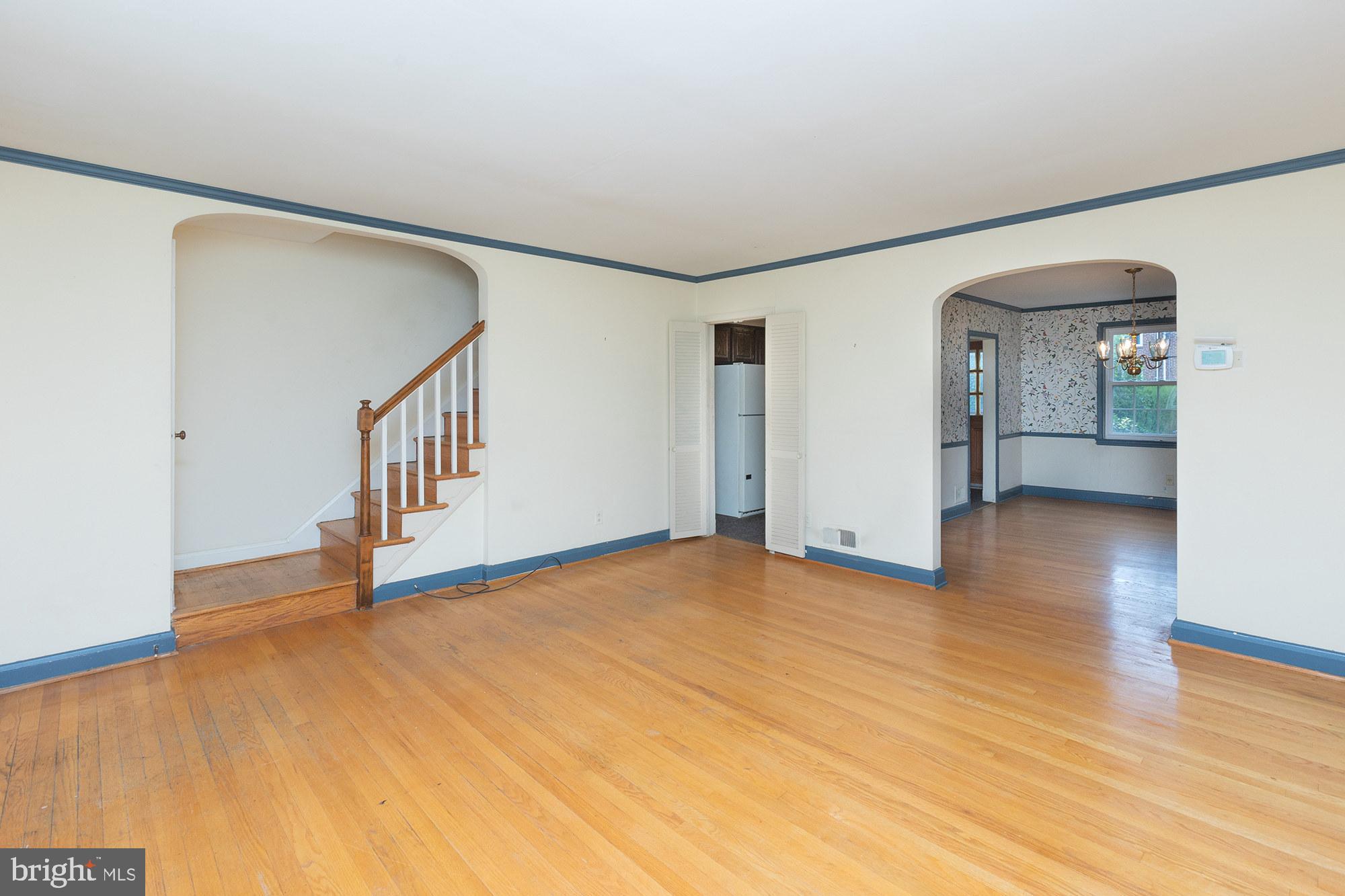 119 Brandon Road Baltimore, MD 21212 - Photo 2 of 15 Living Room