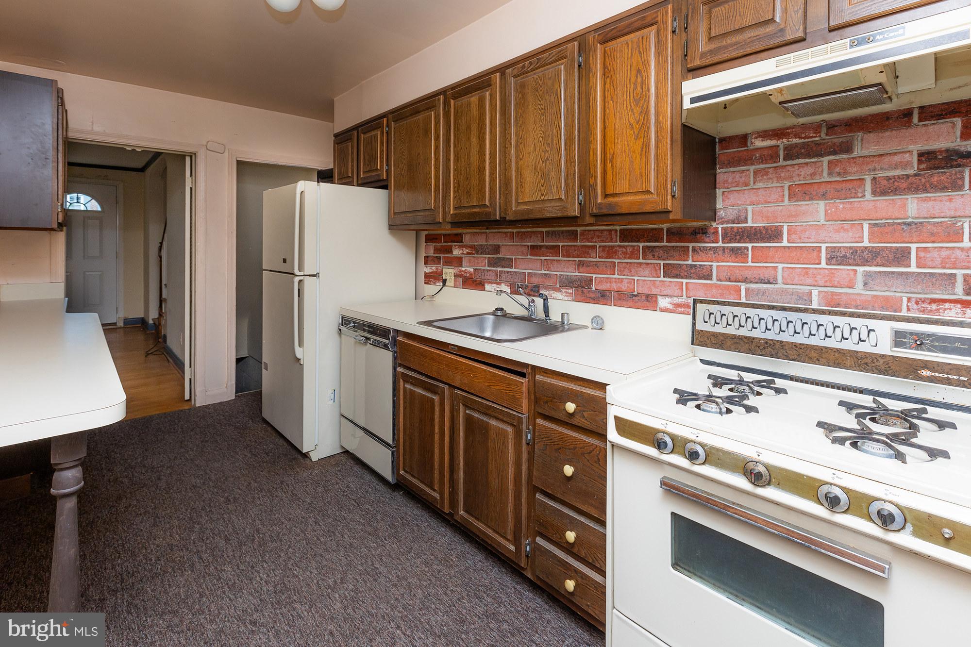 119 Brandon Road Baltimore, MD 21212 - Photo 5 of 15 Kitchen