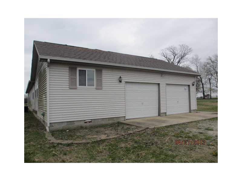 6594 Colfax Manson Road Colfax, IN 46035 - Photo 3 of 18 Gallery Image 3