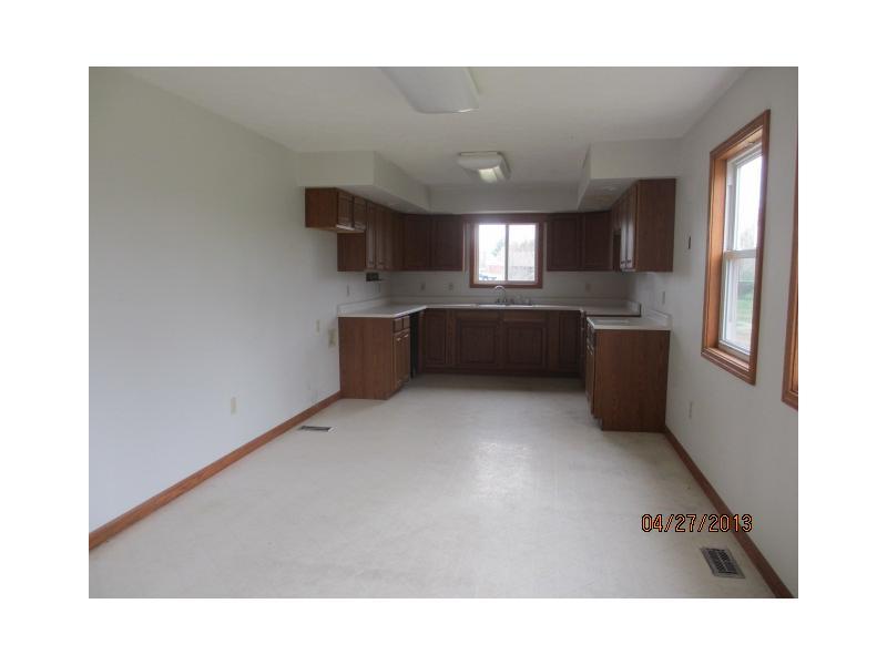 6594 Colfax Manson Road Colfax, IN 46035 - Photo 7 of 18 Gallery Image 7