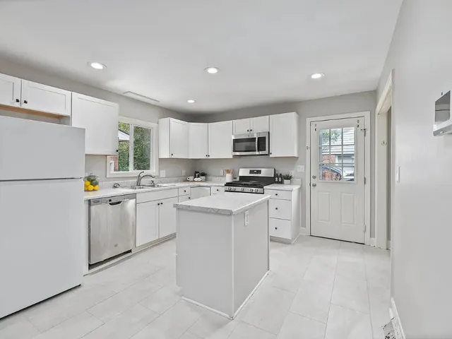 $339,900 | 7623 Hillandale Road, North Charleston, SC 29420