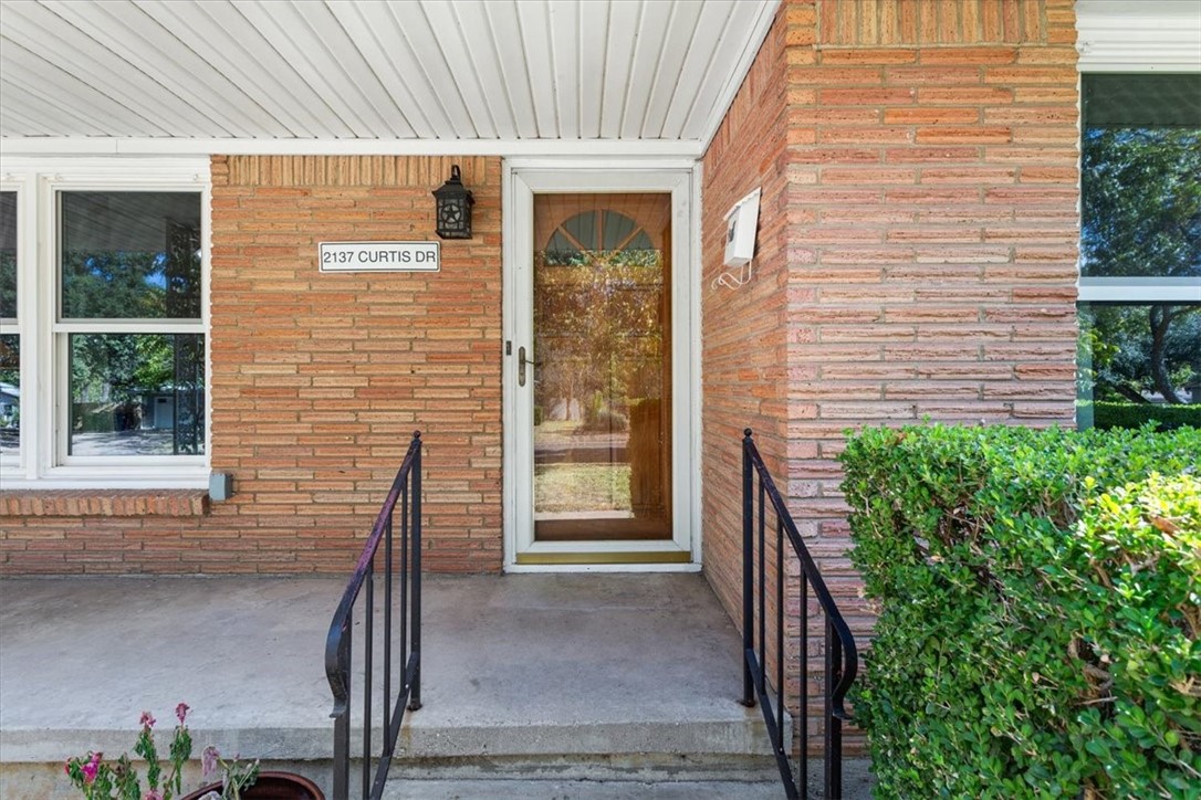 2137 Curtis Drive Waco, TX 76710 - Photo 6 of 28