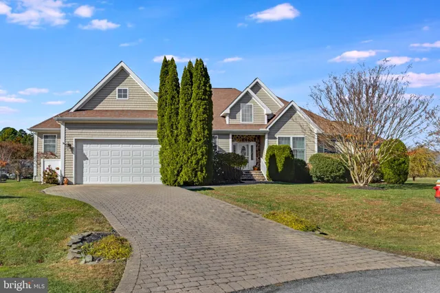 $1,100,000 | 126 East Buckingham Drive, Rehoboth Beach, DE 19971
