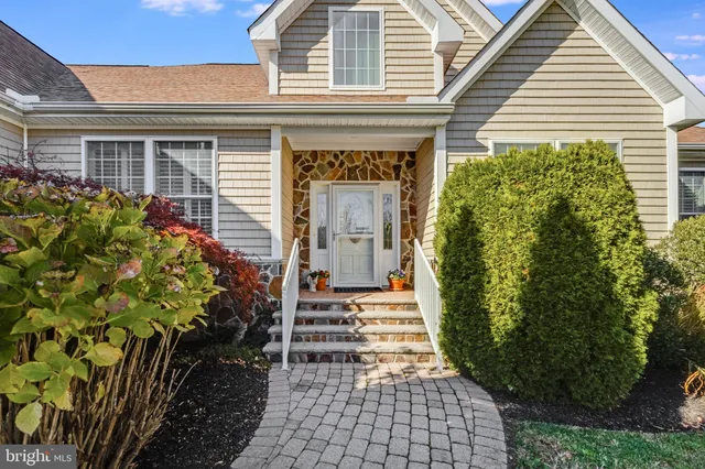 $1,100,000 | 126 East Buckingham Drive, Rehoboth Beach, DE 19971