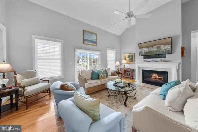 $1,100,000 | 126 East Buckingham Drive, Rehoboth Beach, DE 19971