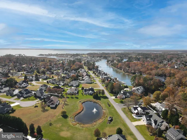 $1,100,000 | 126 East Buckingham Drive, Rehoboth Beach, DE 19971