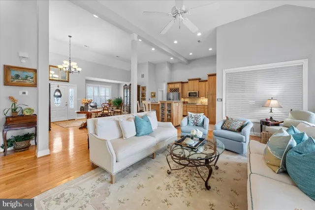 $1,100,000 | 126 East Buckingham Drive, Rehoboth Beach, DE 19971