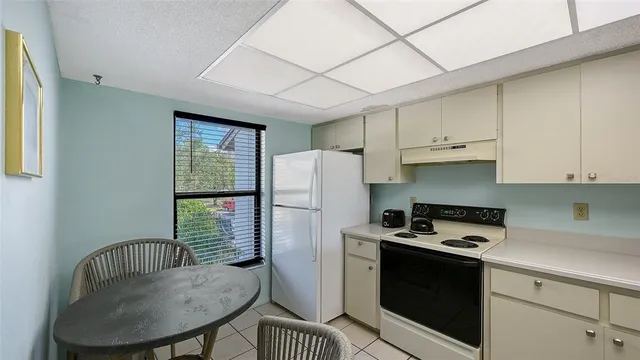 $269,900 | 2937 Taywood Meadows, Unit 32, Sarasota, FL 34235