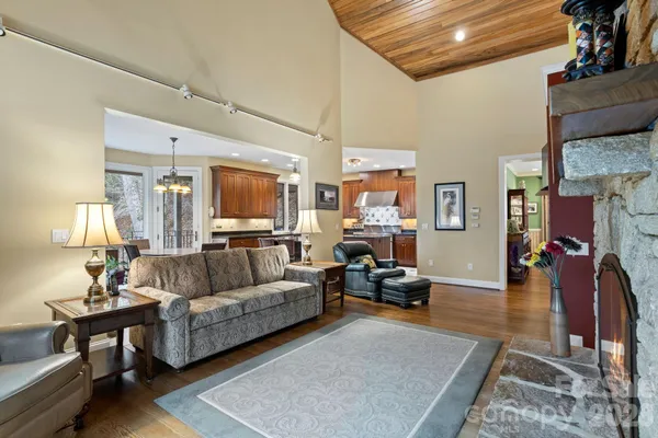 $1,495,000 | 175 Overlook Drive, Flat Rock, NC 28731