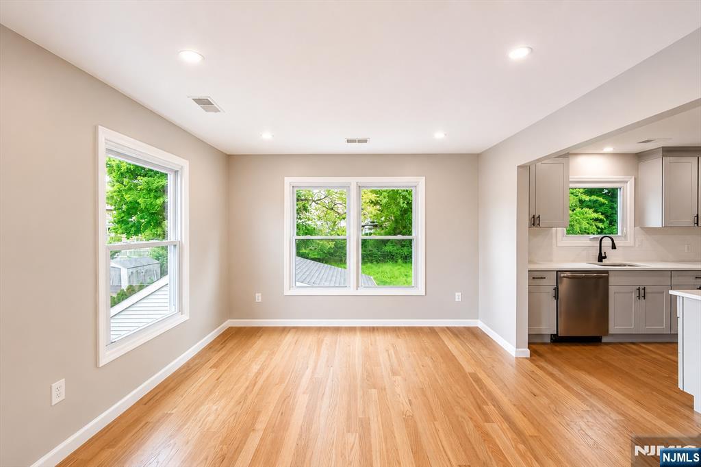 195 Van Winkle Street East Rutherford, NJ 07073 - Photo 30 of 47