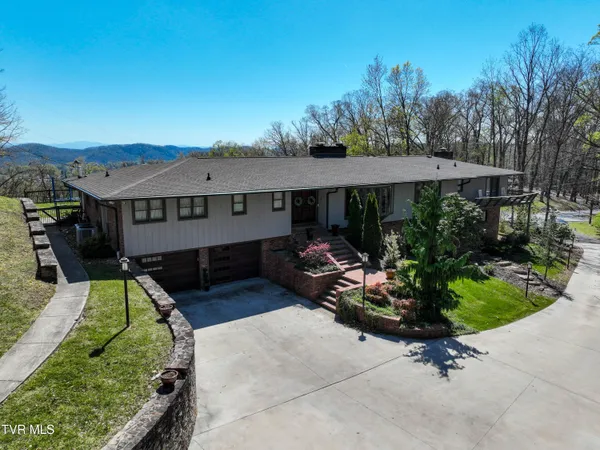 $1,095,000 | 117 Skyline Drive, Bristol, TN 37620
