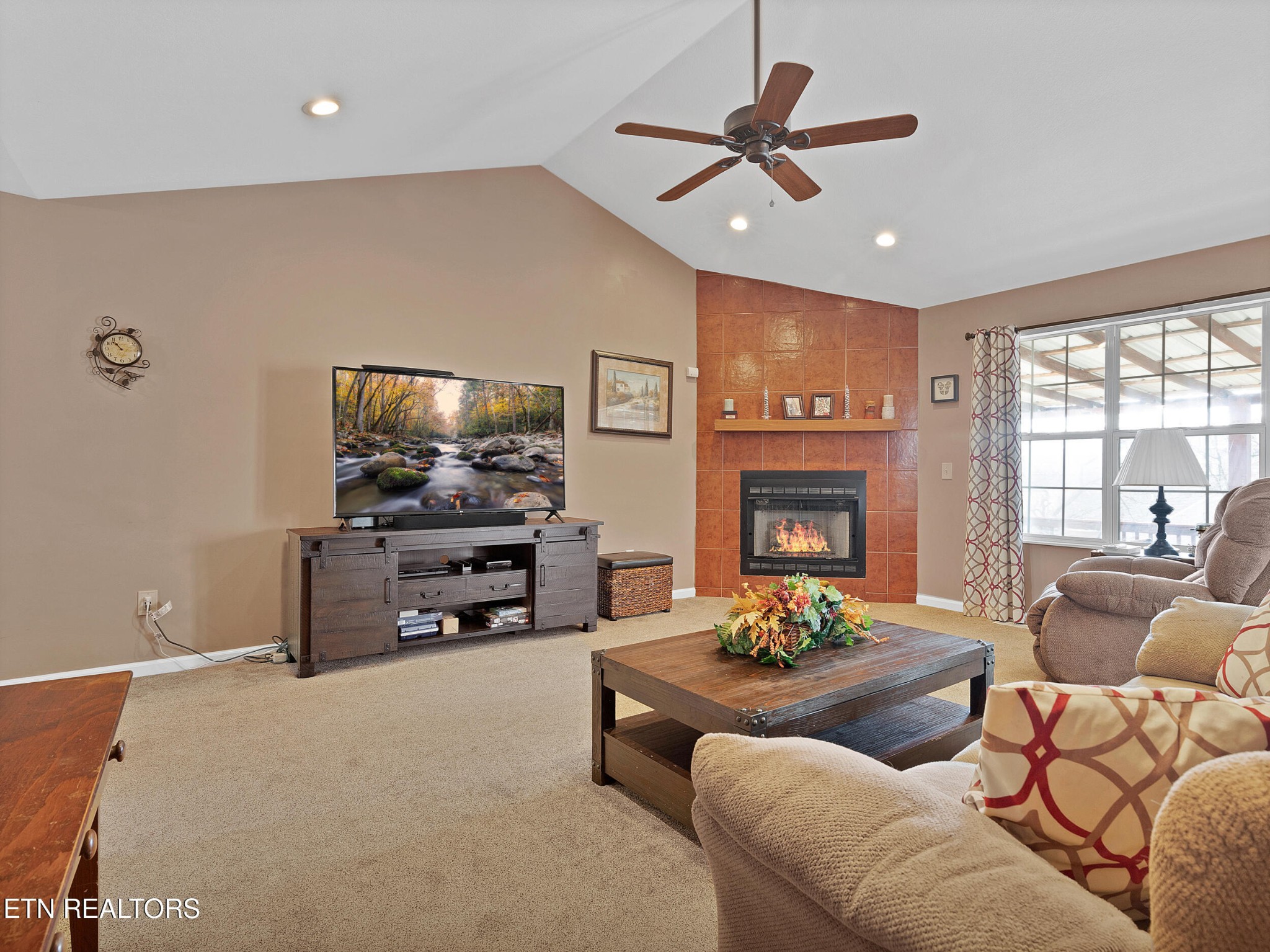 1621 Rivergate Ridge Court Sevierville, TN 37862 - Photo 7 of 53 Gallery Image 7