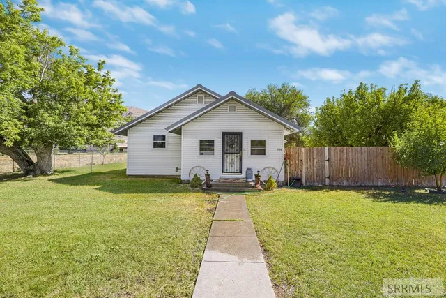 $219,999 | 366 North Water Street, Arco, ID 83213
