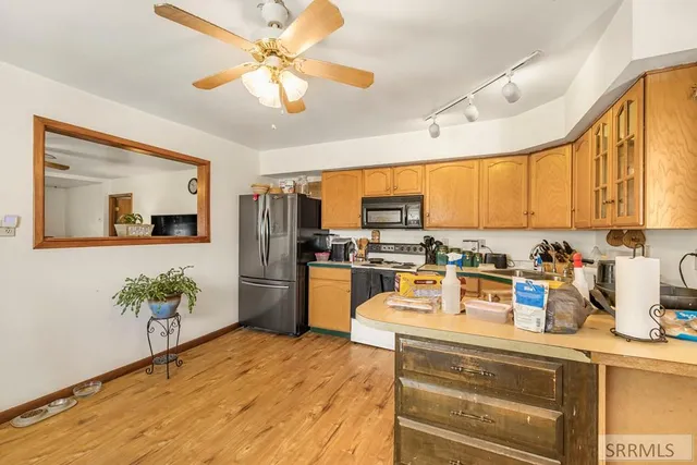 $219,999 | 366 North Water Street, Arco, ID 83213