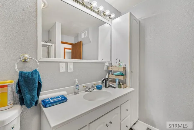 $219,999 | 366 North Water Street, Arco, ID 83213