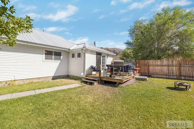 $219,999 | 366 North Water Street, Arco, ID 83213