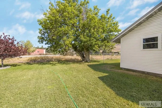 $219,999 | 366 North Water Street, Arco, ID 83213