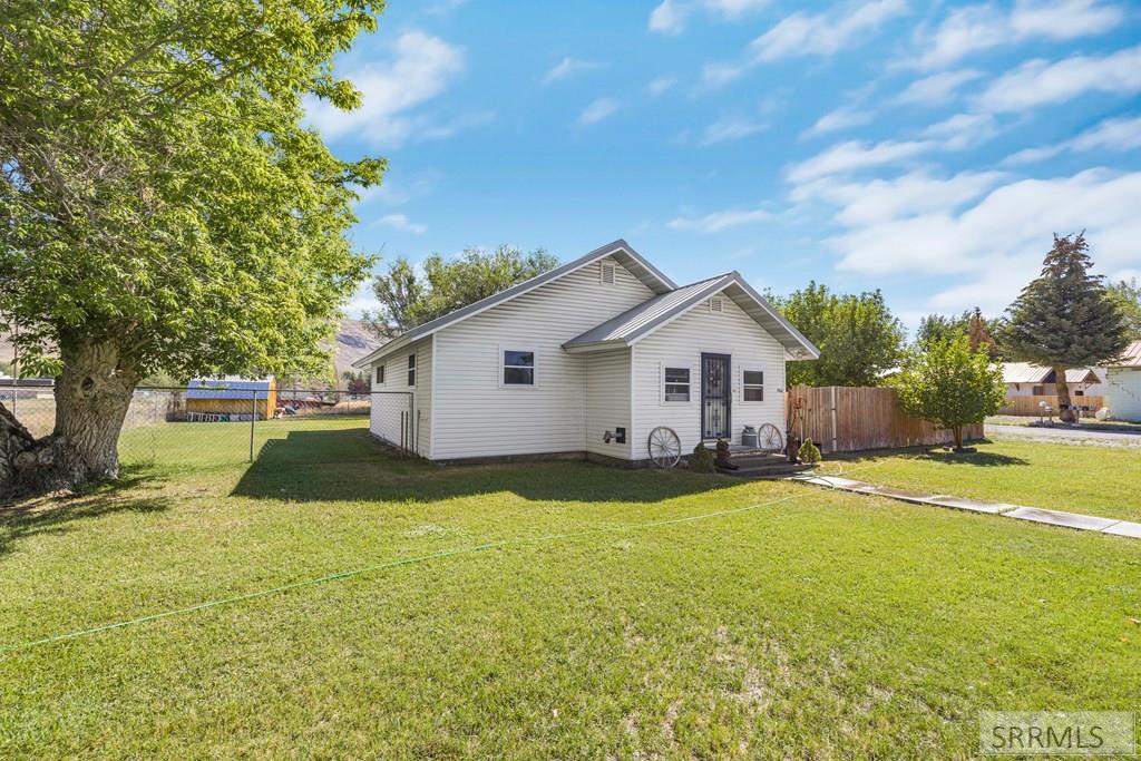 366 North Water Street Arco, ID 83213 - Photo 3 of 47