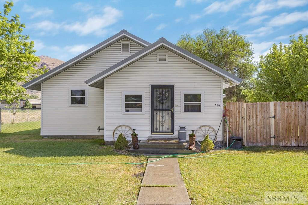 366 North Water Street Arco, ID 83213 - Photo 4 of 47