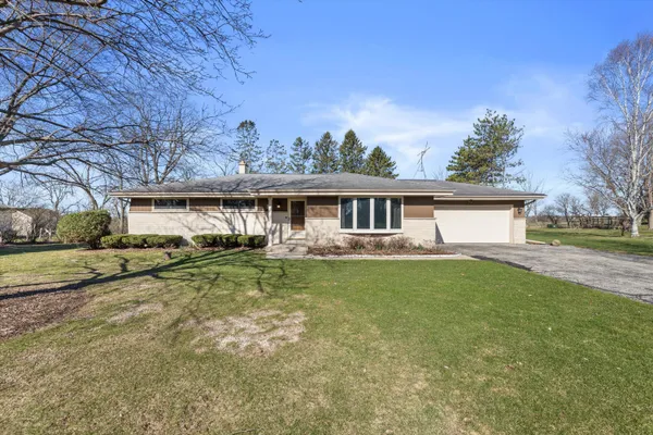 $449,900 | W287-n6615 Hibritten Way, Merton, WI 53029