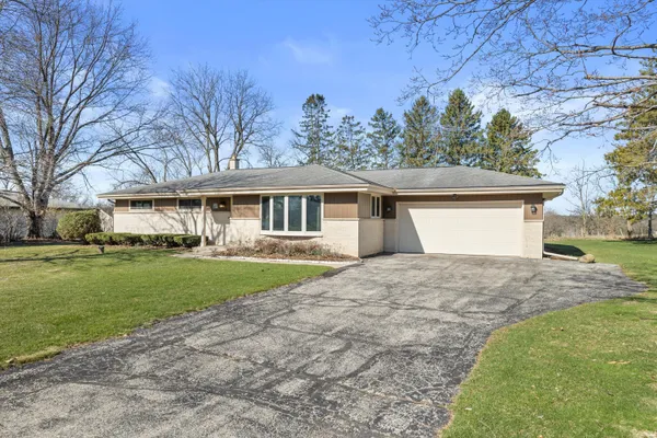 $449,900 | W287-n6615 Hibritten Way, Merton, WI 53029