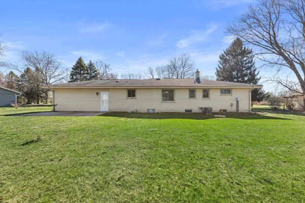 $449,900 | W287-n6615 Hibritten Way, Merton, WI 53029