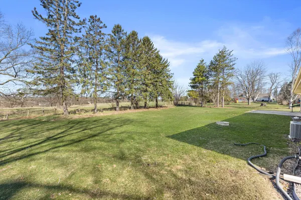 $449,900 | W287-n6615 Hibritten Way, Merton, WI 53029