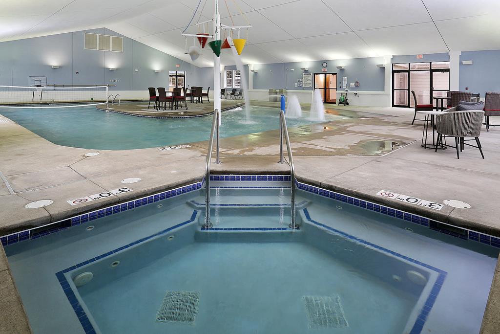 7578 Meadow Ridge Road, Unit B4 Egg Harbor, WI 54209 - Photo 8 of 11