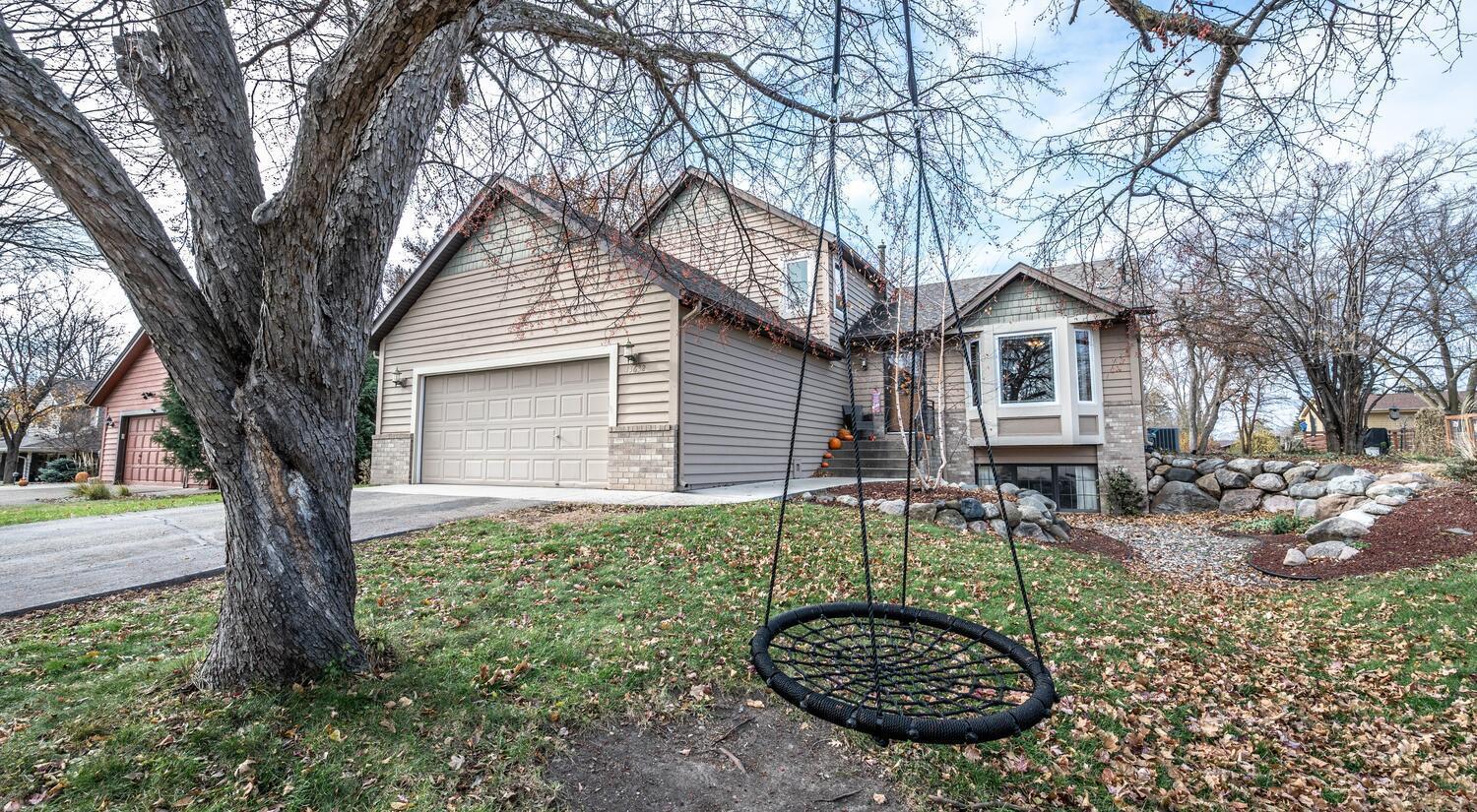 13632 Princeton Circle Savage, MN 55378 - Photo 2 of 34