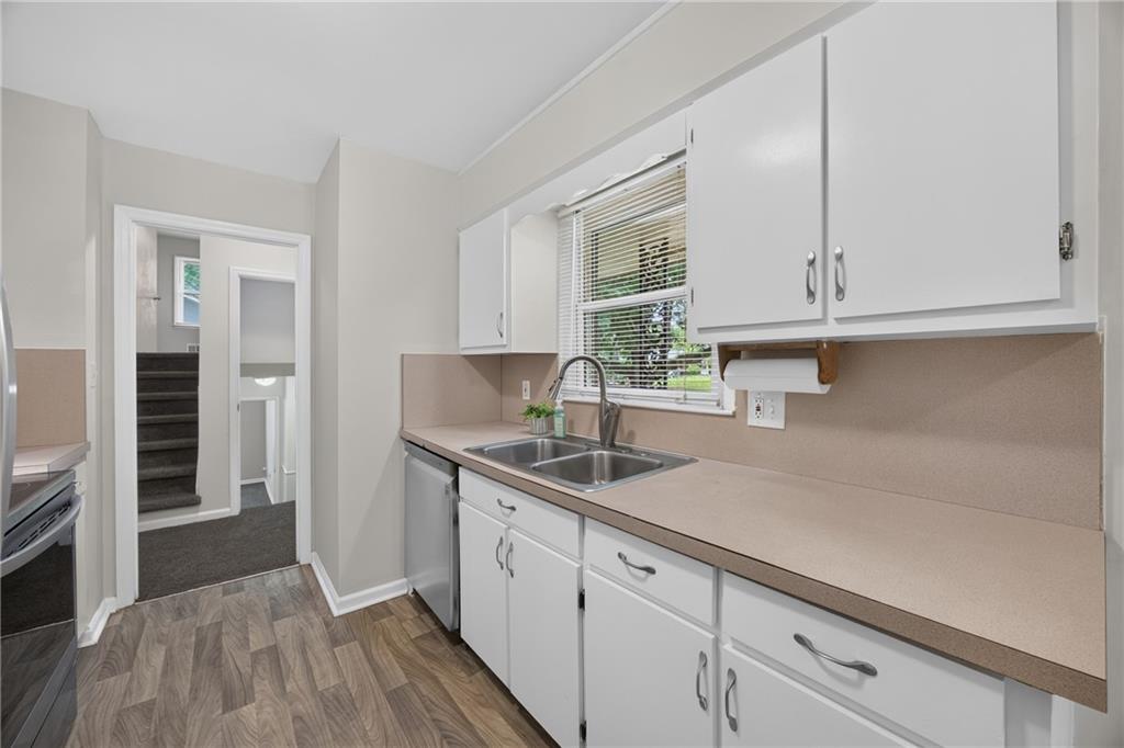 3894 Maplewood Drive Decatur, GA 30035 - Photo 7 of 29