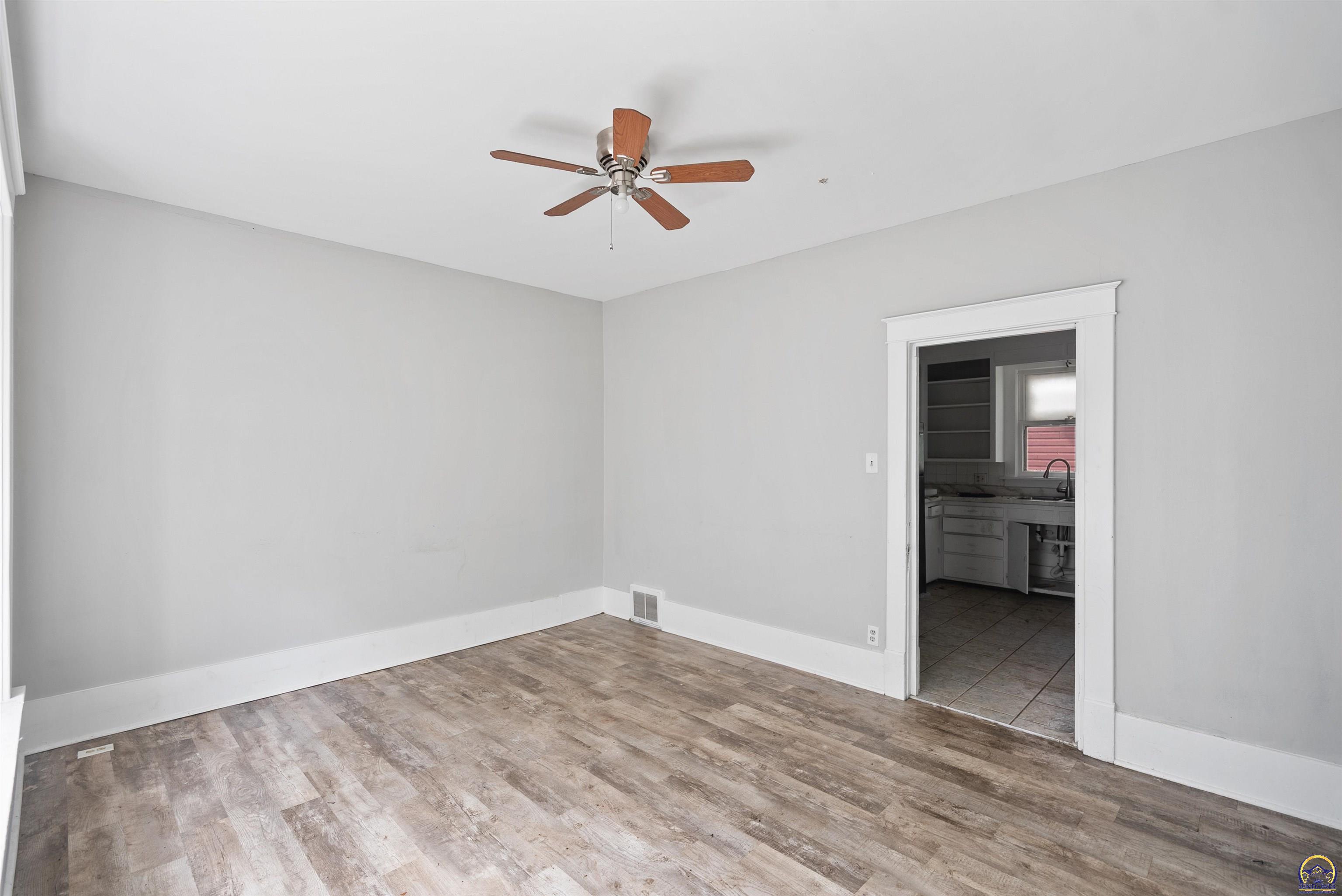 518 Southwest Lane Street Topeka, KS 66606 - Photo 24 of 56