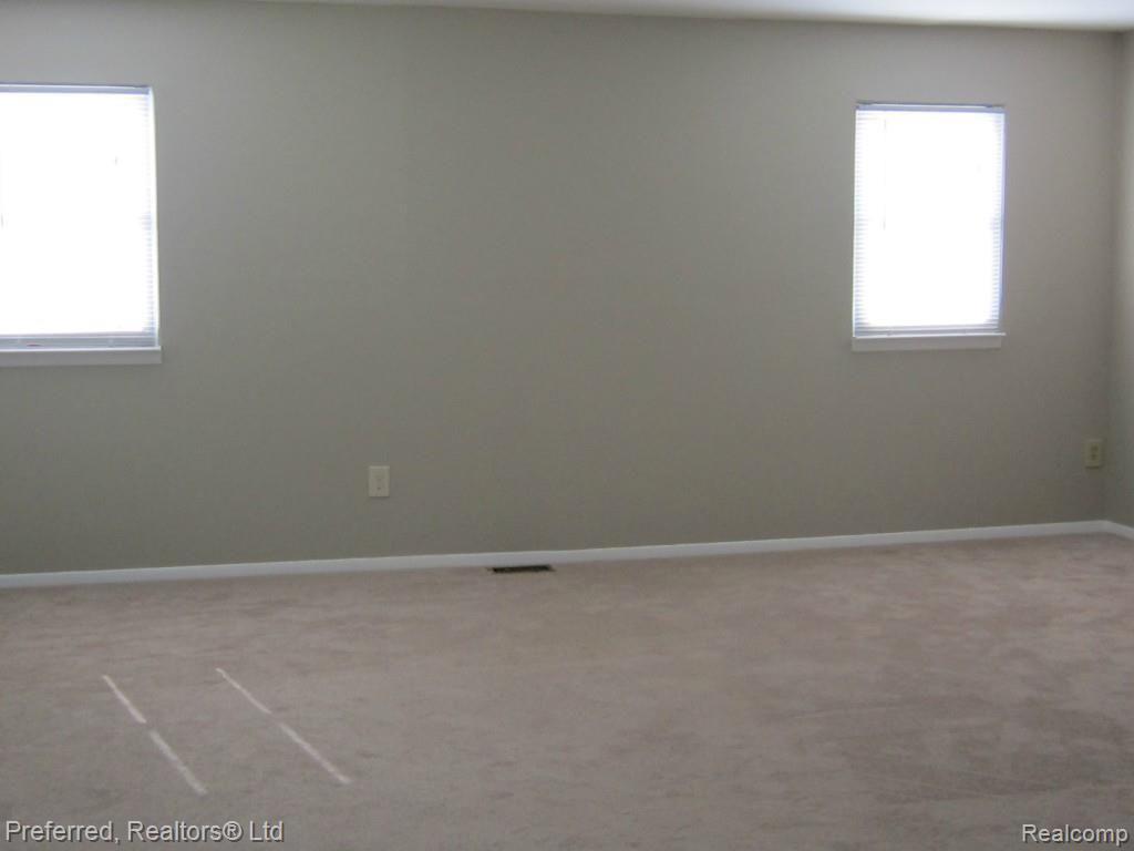 43172 Applewood Road Canton, MI 48188 - Photo 16 of 32 Mstr Suite.jpg