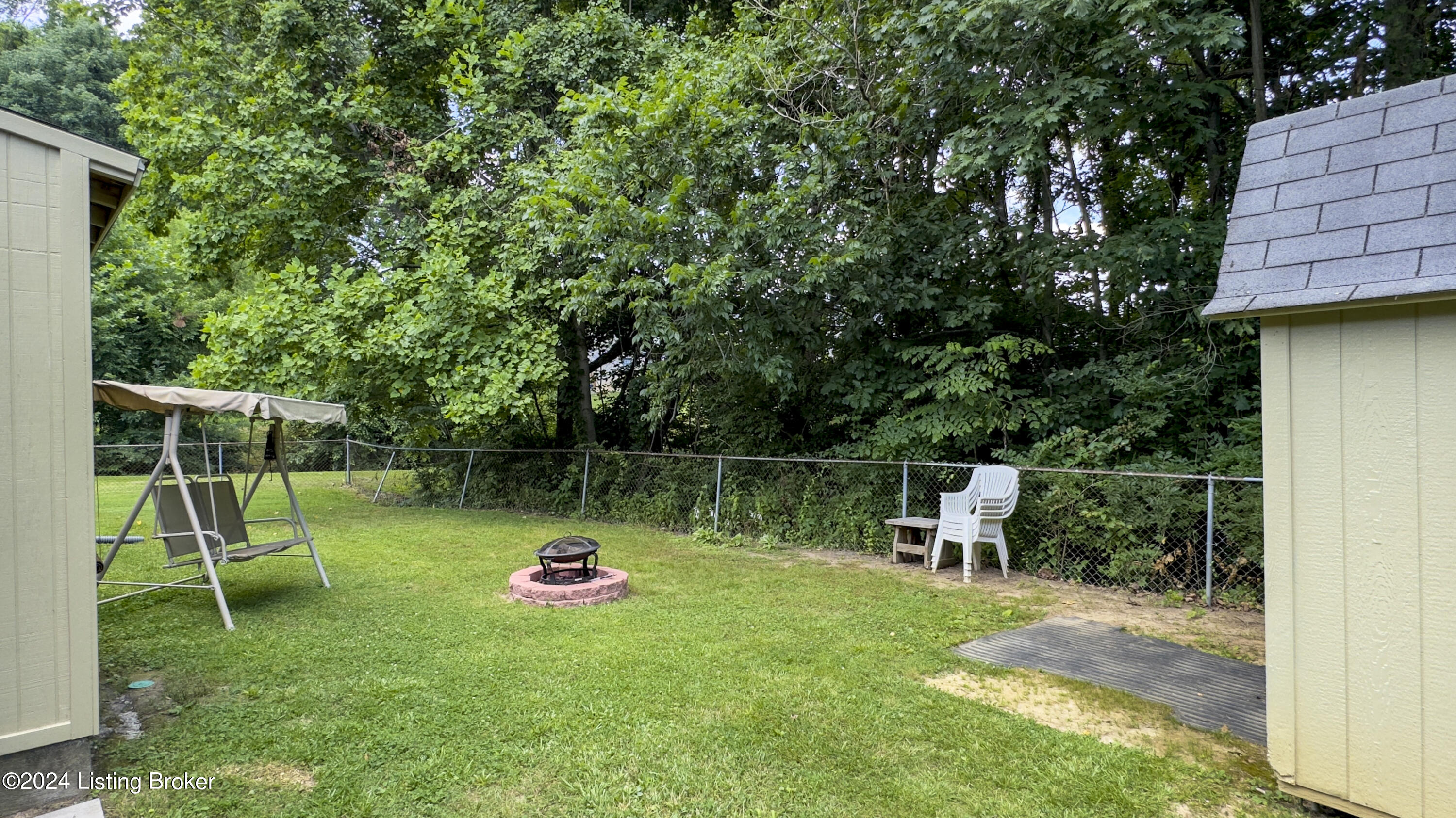 4617 Frel Road Louisville, KY 40272 - Photo 21 of 27 4617 Frel Rd-121