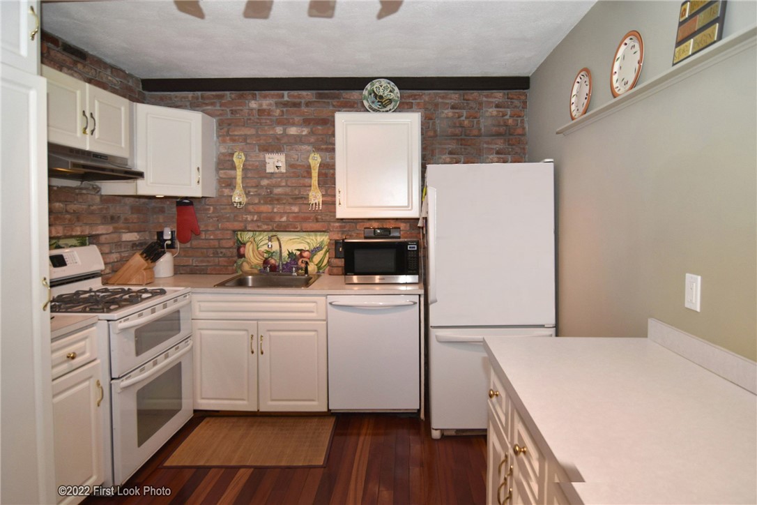 260 George Waterman Road, Unit 307 Johnston, RI 02919 - Photo 13 of 26