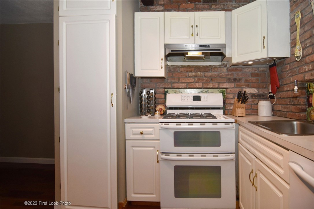 260 George Waterman Road, Unit 307 Johnston, RI 02919 - Photo 15 of 26