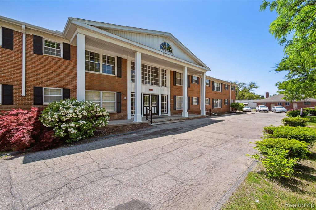 25301 Five Mile Road, Unit 215 Redford, MI 48239 - Photo 3 of 18
