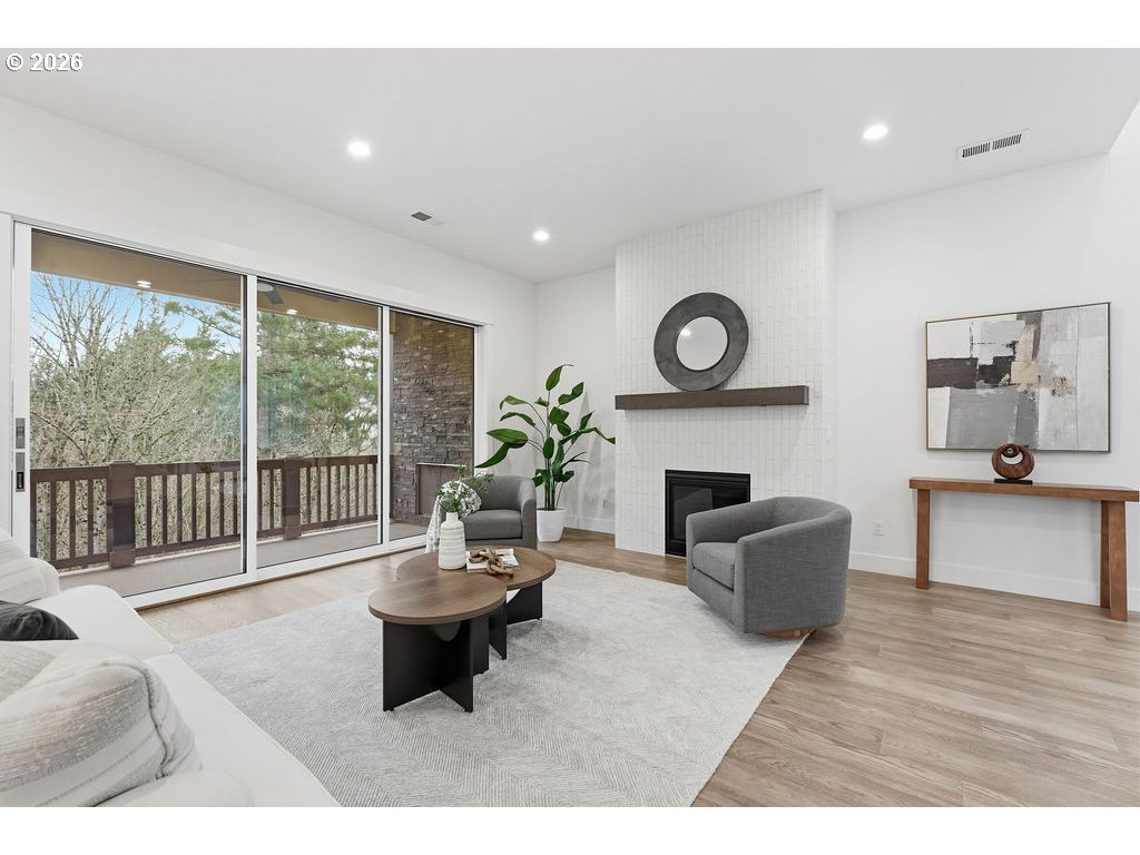 7741 Northwest Ladybug Place Portland, OR 97229 - Photo 11 of 47