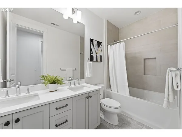 $1,275,000 | 7741 Northwest Ladybug Place, Portland, OR 97229