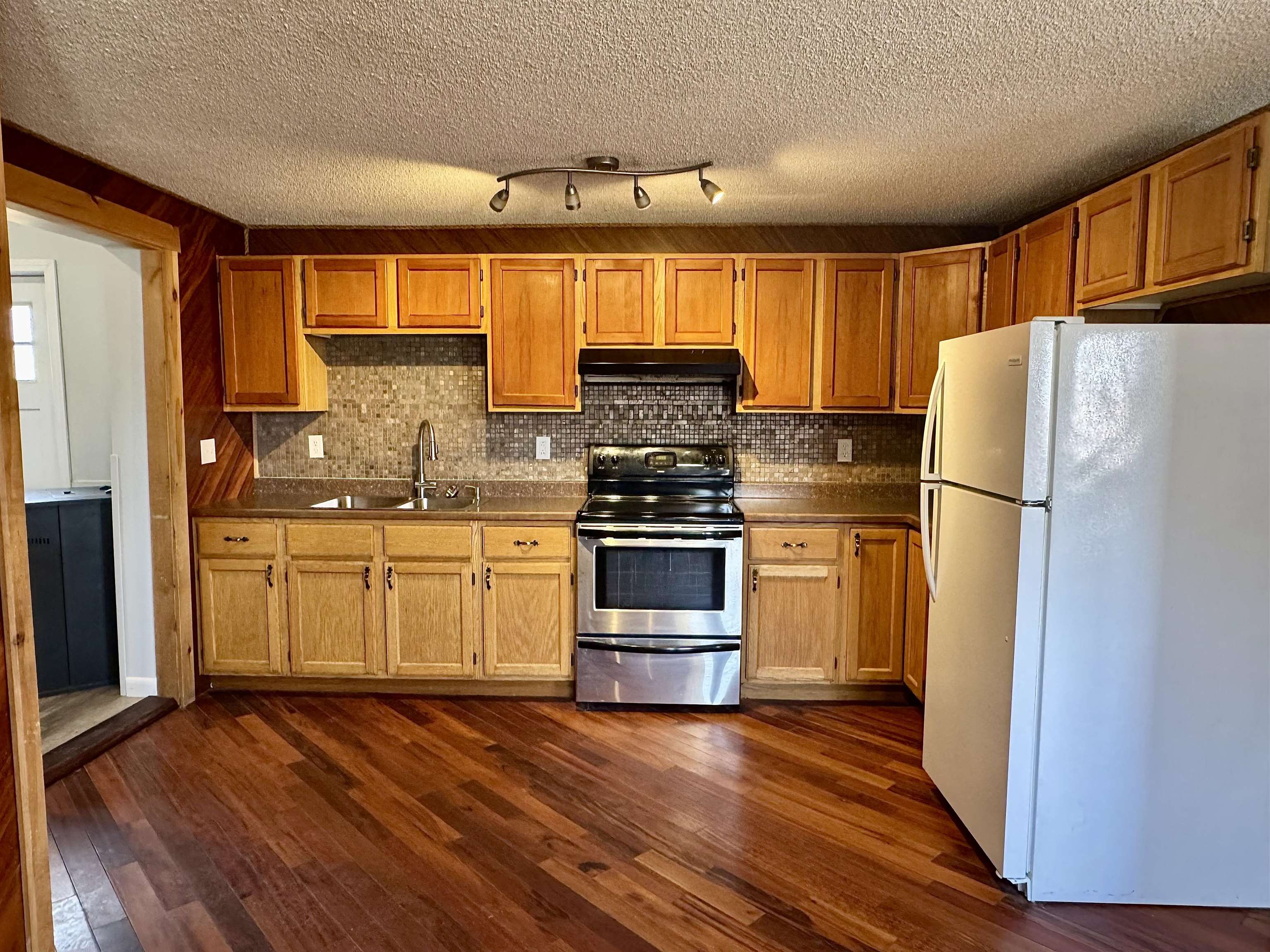 73 Pond Street Newport, VT 05855 - Photo 4 of 23