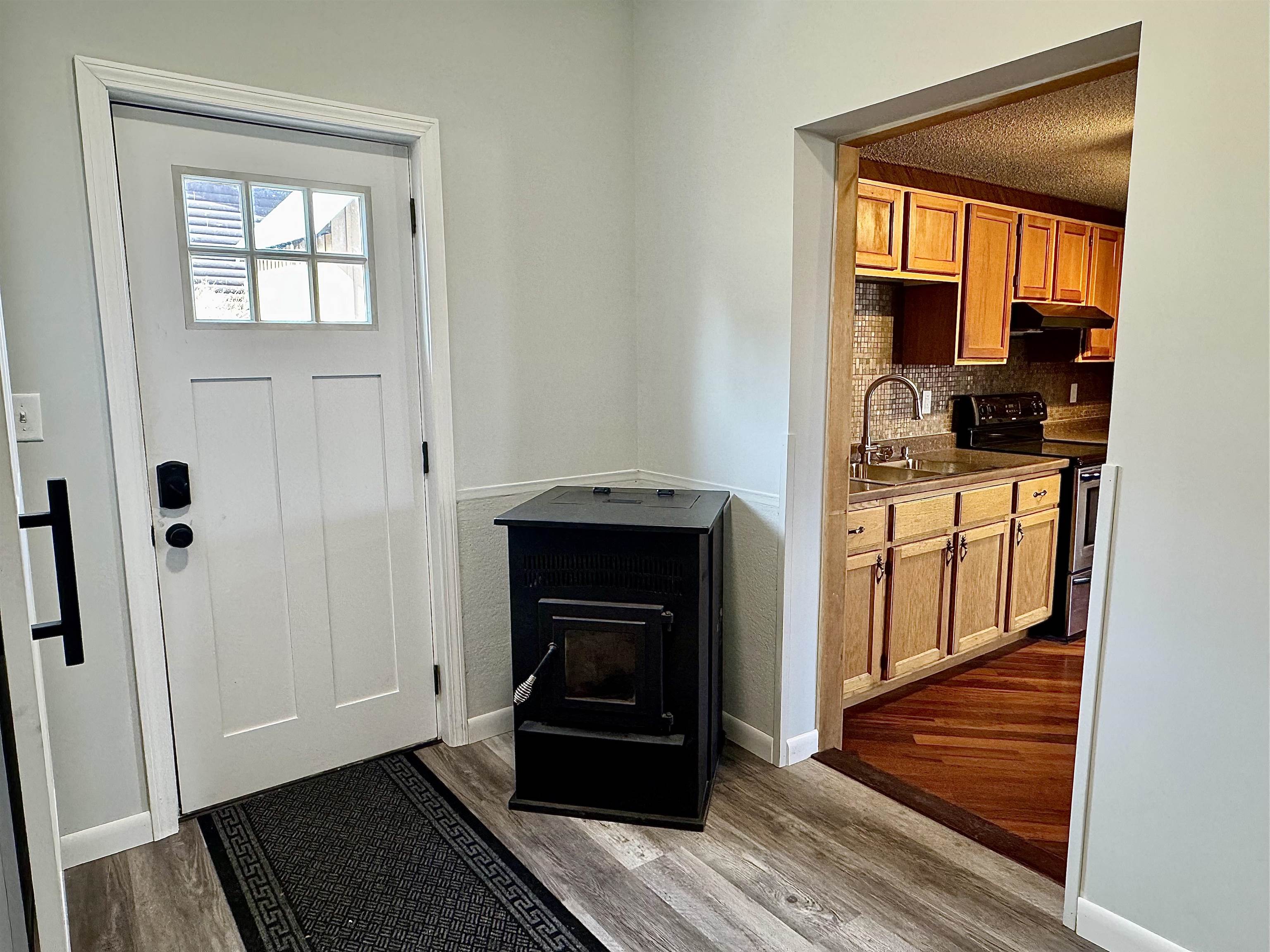 73 Pond Street Newport, VT 05855 - Photo 7 of 23