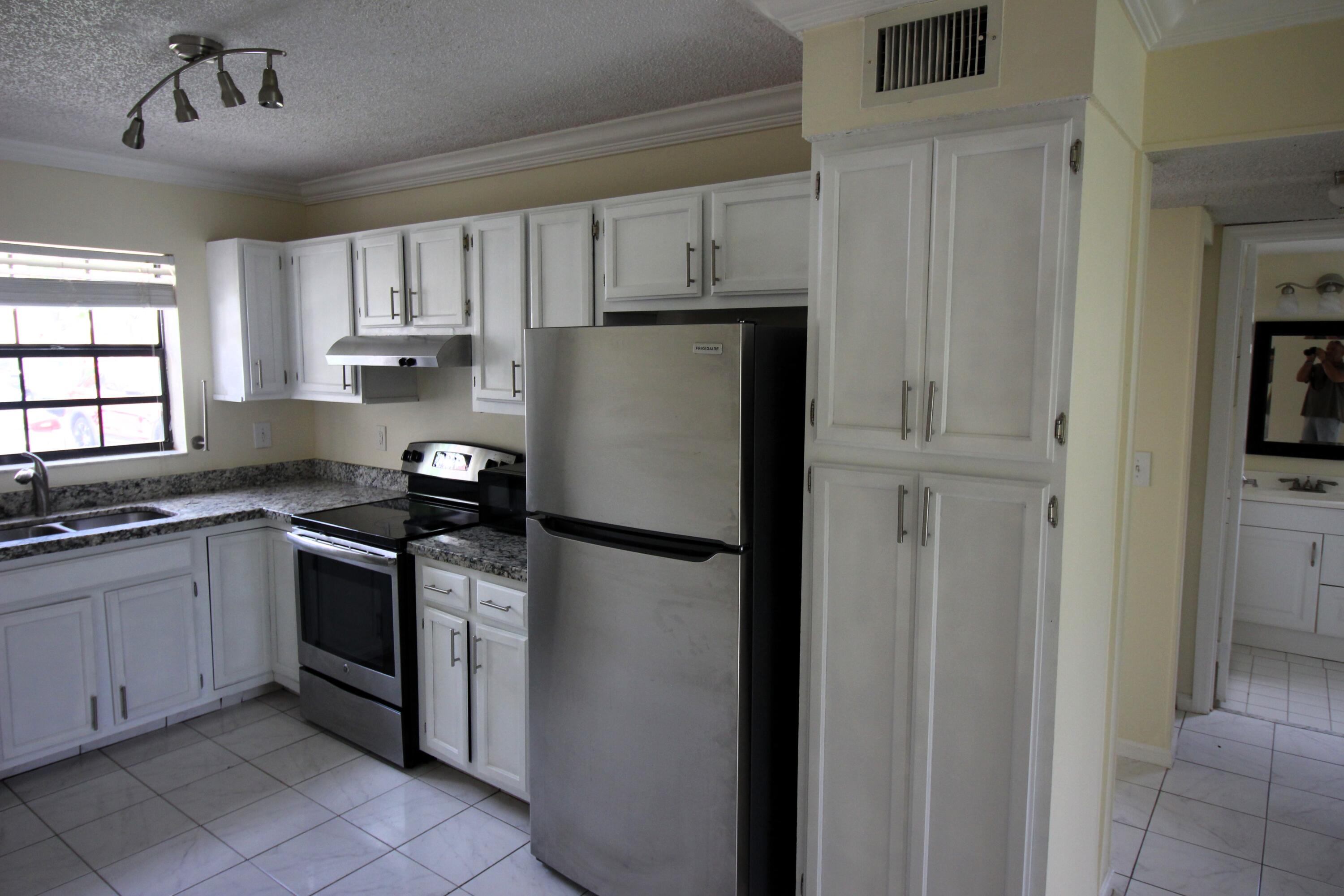 320 Norwood Terrace, Unit 113 Boca Raton, FL 33431 - Photo 8 of 43 IMG_7725