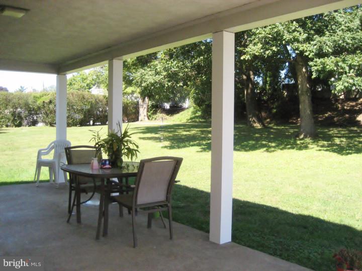 115 Gallagher Road Wayne, PA 19087 - Photo 14 of 16 Patio