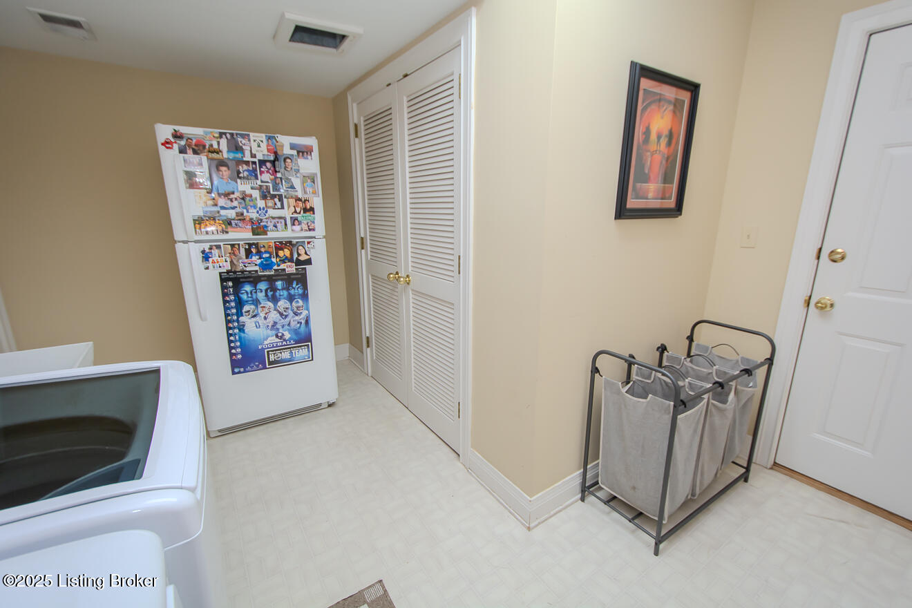 1102 Lodge Hill Road Louisville, KY 40223 - Photo 49 of 71 LodgeHill-58
